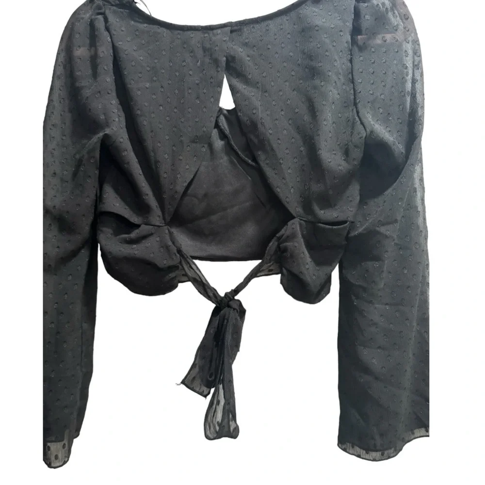 Kiriois Black Textured Long Bell Sleeve Crop Top, size‎ Small